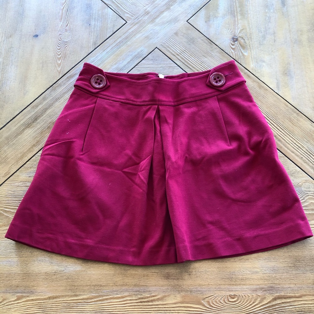 Express red skirt with pockets